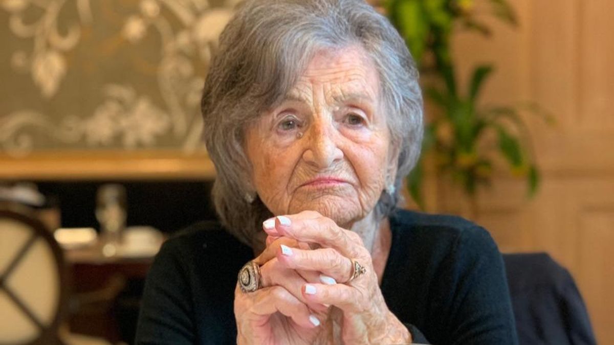 Blanca cumple 100 años y muestra la icónica foto que marcó su destino