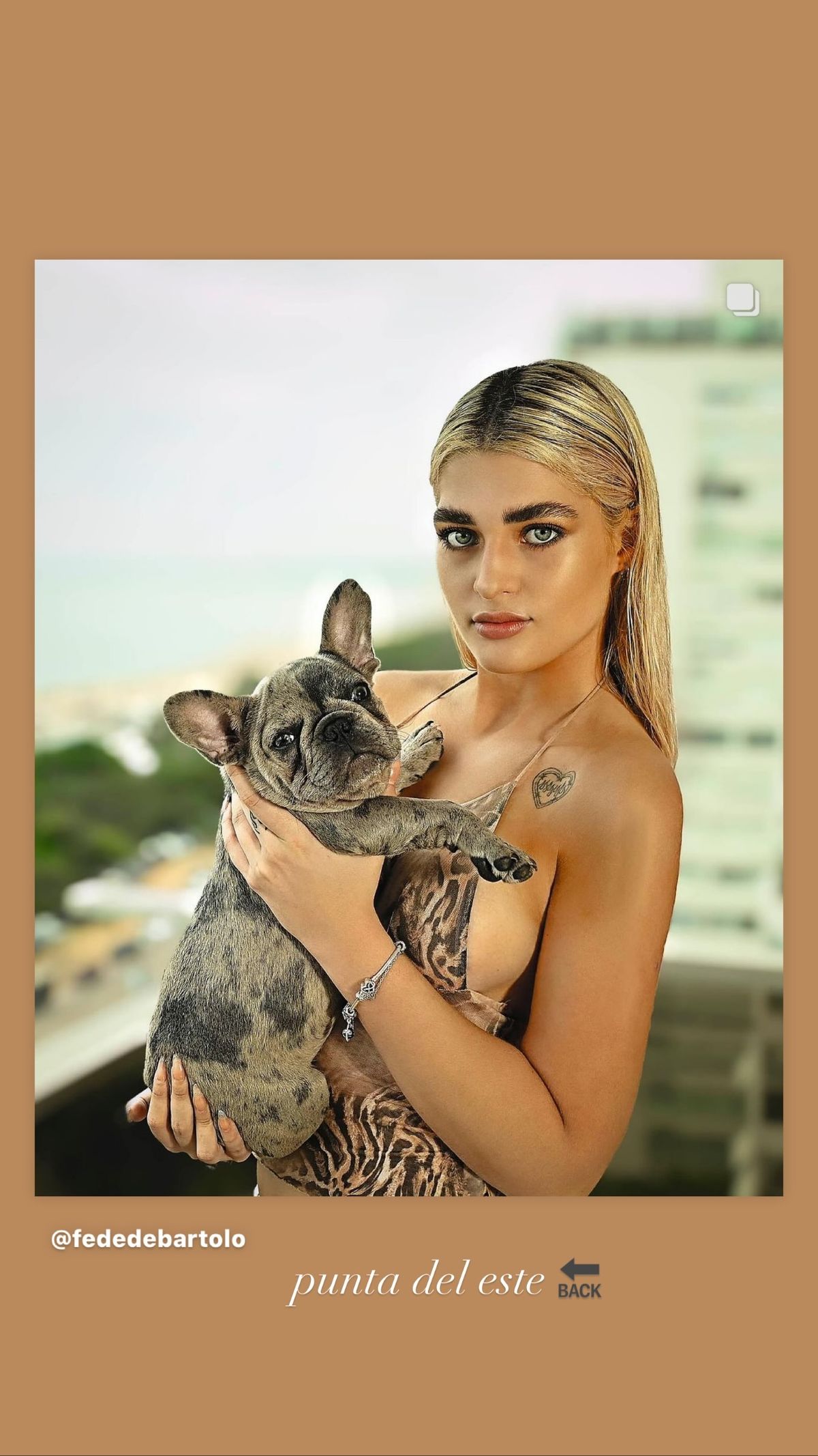 Desde Punta, Martita Fort confirma que es la reina del estilo salvaje: animal print, piel y más. Desde Punta, Martita Fort confirma que es la reina del estilo salvaje: animal print, piel y más.