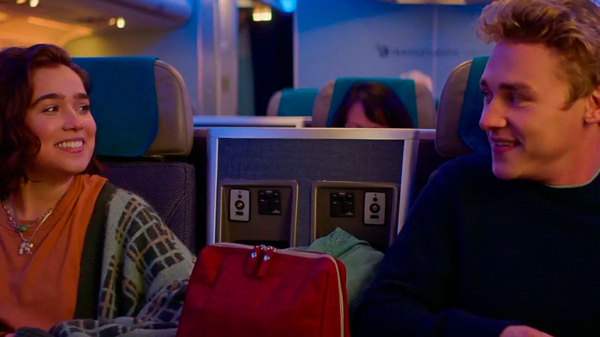 Esta película romántica está protagonizada por Haley Lu Richardson y Ben Hardy. Esta película romántica está protagonizada por Haley Lu Richardson y Ben Hardy.