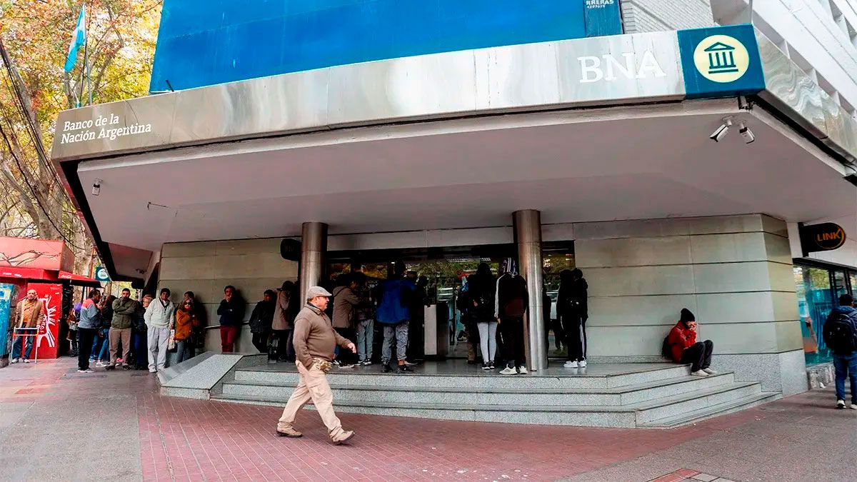 En el último tiempo, las tasas de interés de los plazos fijos en Argentina han mostrado una estabilidad en un rango de entre el 21% y el 26% nominal anual según el banco. En el último tiempo, las tasas de interés de los plazos fijos en Argentina han mostrado una estabilidad en un rango de entre el 21% y el 26% nominal anual según el banco.