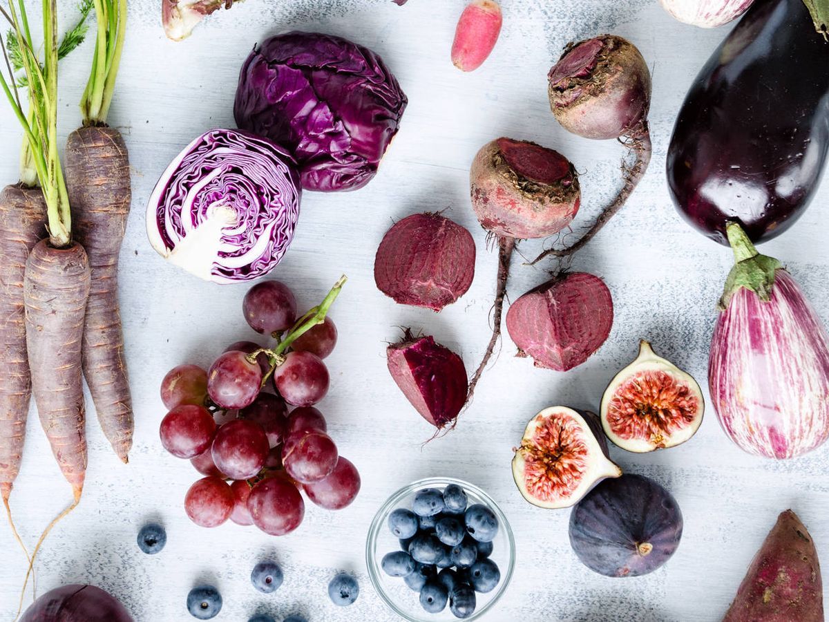 Frutas de colores. Las frutas y verduras de color morado tienen muchas propiedades. Frutas de colores. Las frutas y verduras de color morado tienen muchas propiedades.