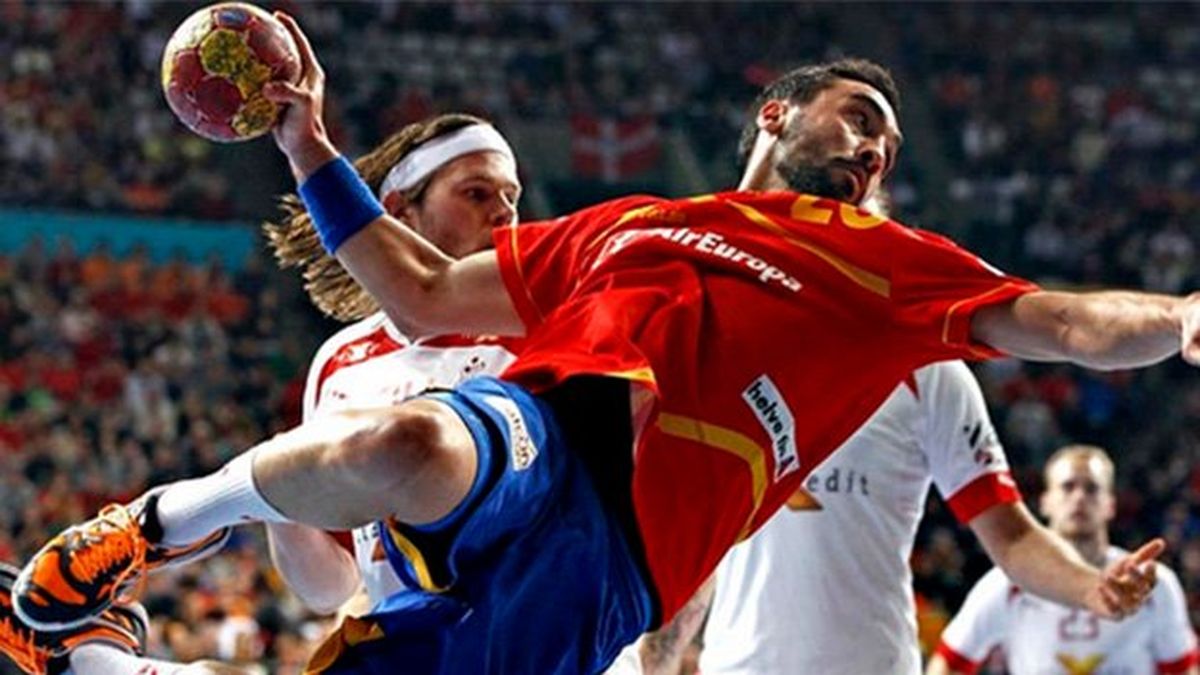 España inició bien su camino en el mundial de Handball