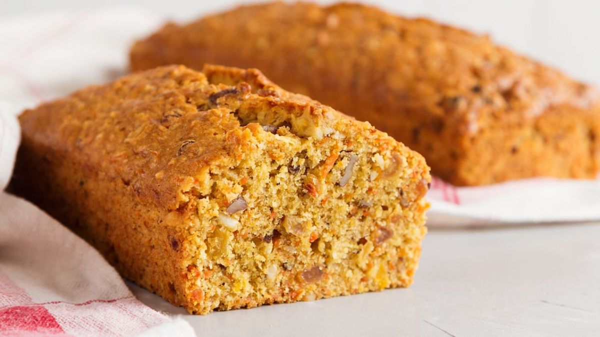 El budín de zanahoria es una receta dulce para el desayuno o la merienda. El budín de zanahoria es una receta dulce para el desayuno o la merienda.