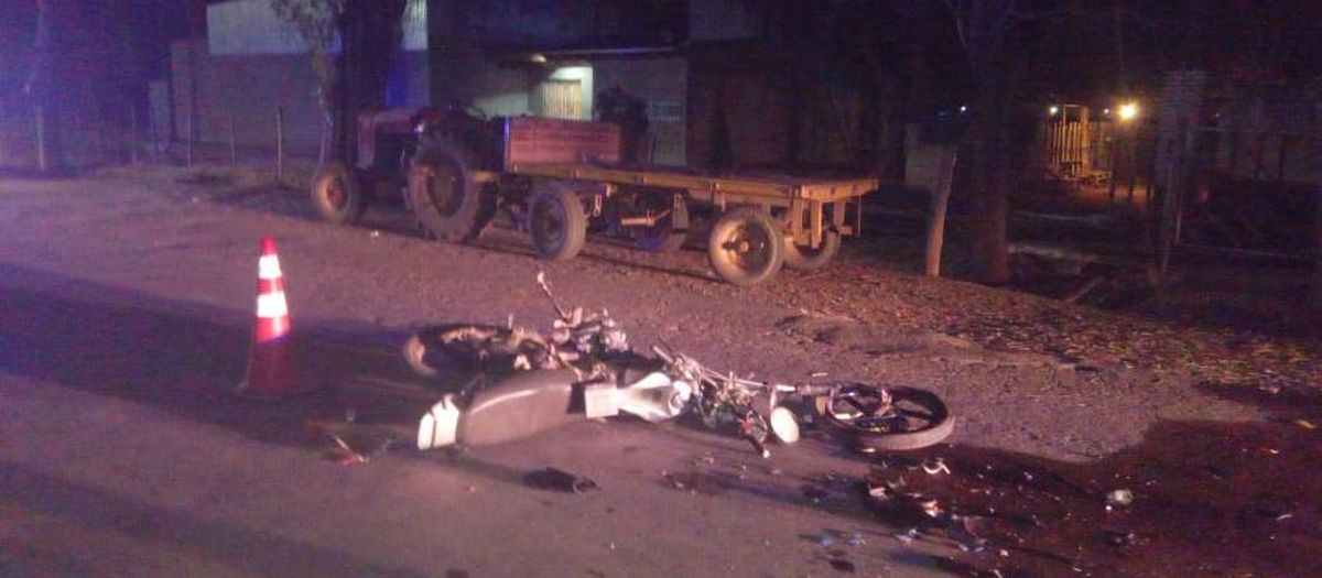 Un hombre murió luego de chocar su moto contra un tractor en Las Heras