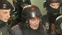 Trasladan a José López con casco y chaleco antibalas