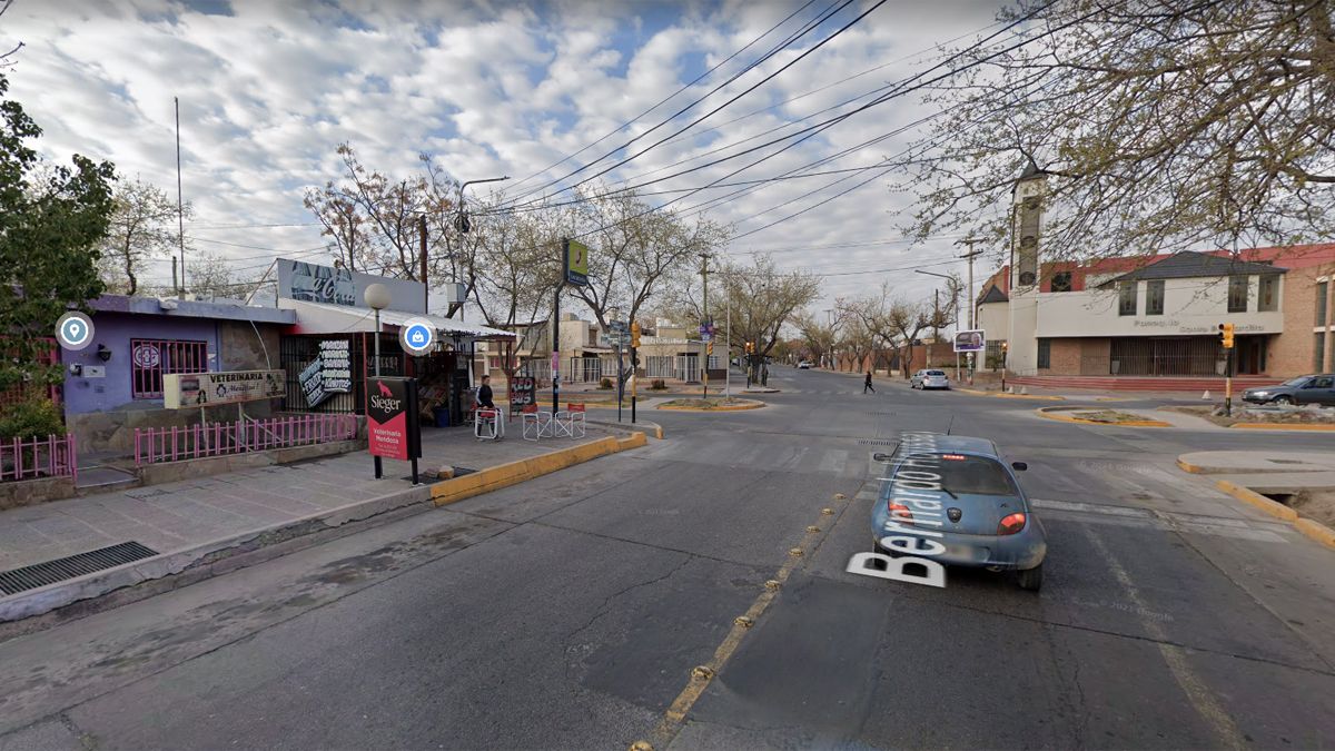 La mujer se bajó un minuto en un comercio de la esquina de Pedro Vargas y Houssay, en el barrio Unimev, de Guaymallén y los delicuentes se llevaron el auto con la bebé adentro.&nbsp;