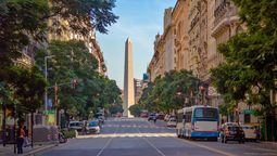La avenida argentina que es la primera de Latinoamérica y transformó al país: estuvo inspirada en París   La avenida argentina que es la primera de Latinoamérica y transformó al país: estuvo inspirada en París