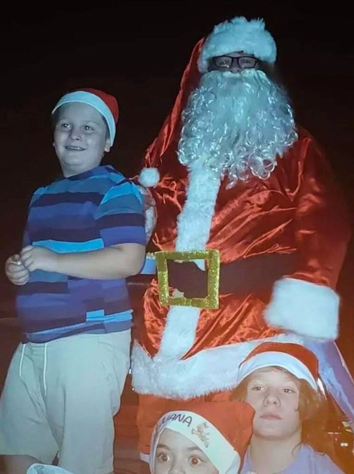 Adrián Basualdo por las calles de Rama Caída interpretando a Papá Noel. Adrián Basualdo por las calles de Rama Caída interpretando a Papá Noel.