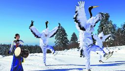 Barriletes con forma de animales surcan el cielo durante el 43º Festival Internacional de Barriletes de Weifang, provincia de Shandong. ZHANG CHI / PARA CHINA DAILY.