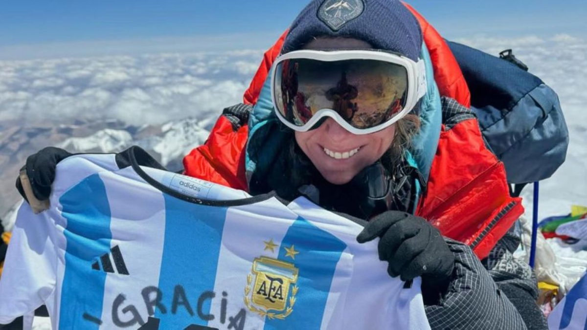 Belén es la mujer más joven del continente en escalar el Monte Everest.
