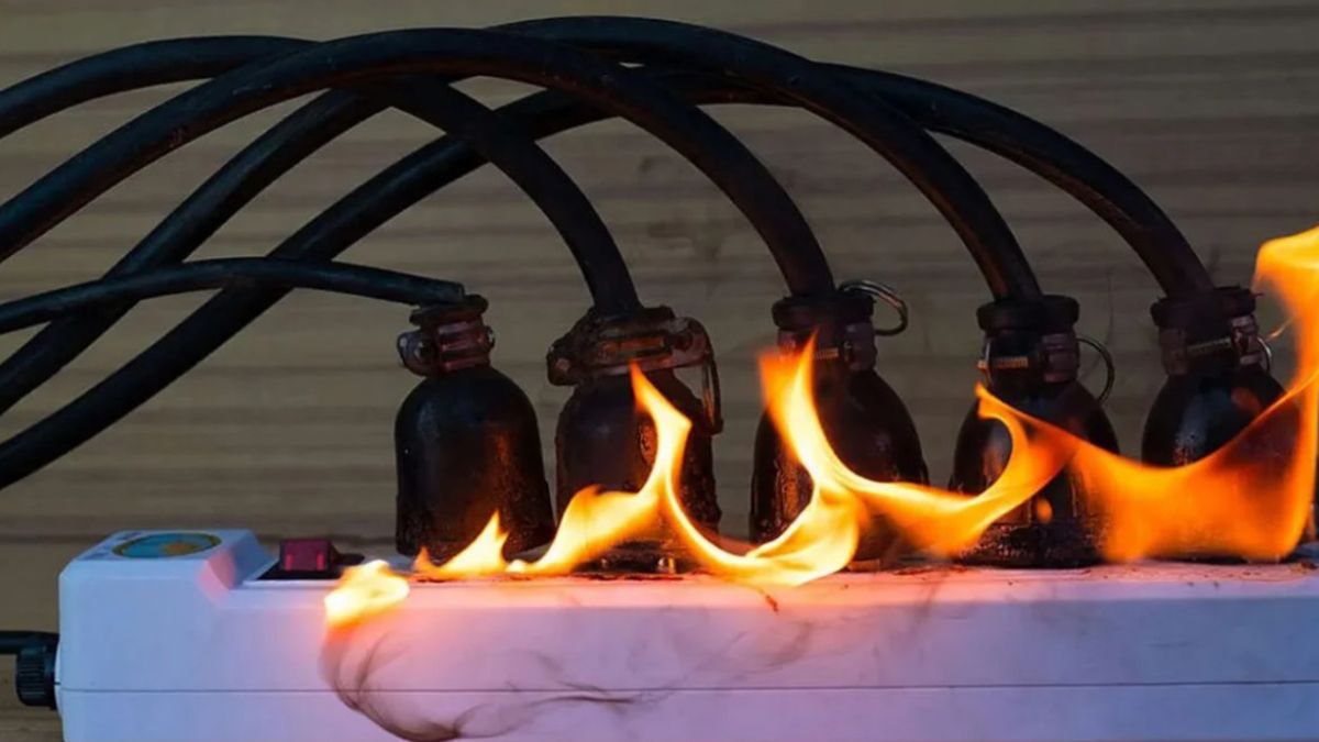 Ni la heladera ni la cafetera: este electrodoméstico nunca debería enchufarse en una zapatilla