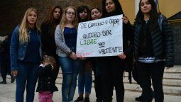 {alttext(,Las víctimas de violencia de género aprovecharon la marcha #NIUNAMENOS para pedir auxilio)}