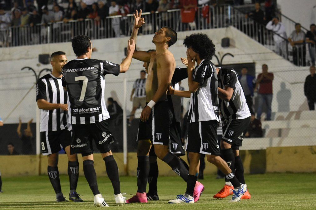 ¡Festeje, Lobo! Gimnasia goleó y es el líder de la zona