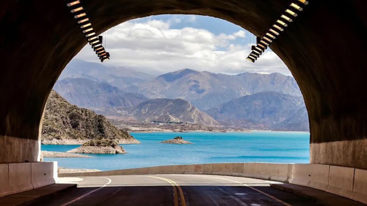 Los fin de semanas largos son muy importantes para el sector turístico del país, uno de los rubros más golpeados por la crisis económica. Los fin de semanas largos son muy importantes para el sector turístico del país, uno de los rubros más golpeados por la crisis económica.