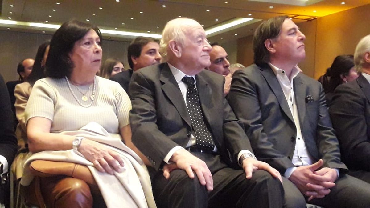 Efraín Quevedo Mendoza (al centro).