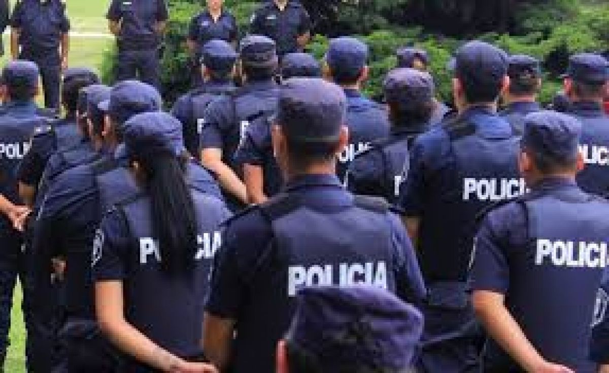 Uniformados coimeros. Tres policías pedían coimas y las cobraban en Mercado Pago.