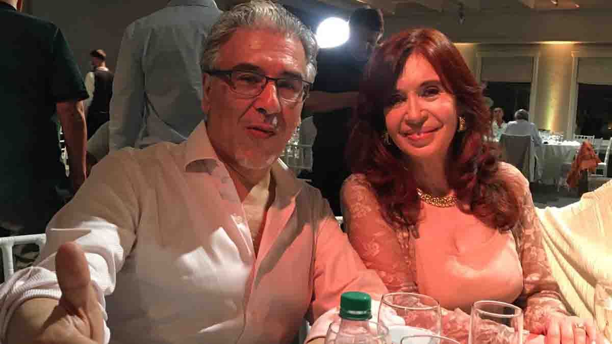 El mendocino Carlos Polimeni compartió la foto que se sacó con Cristina.