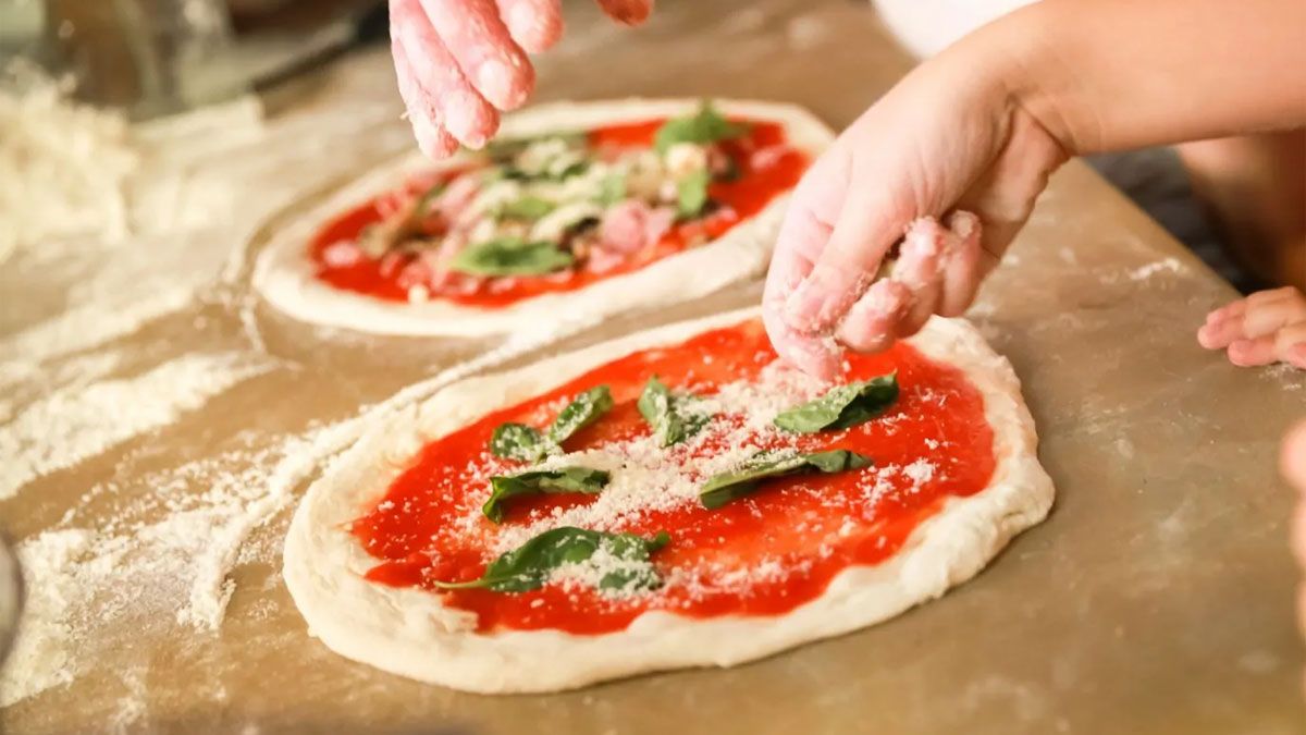 Nada más rico que hacer una masa clásica italiana con una receta de pocos pasos y deleitarse con unas exquisitas pizzas. Foto: gentileza megustavolar.