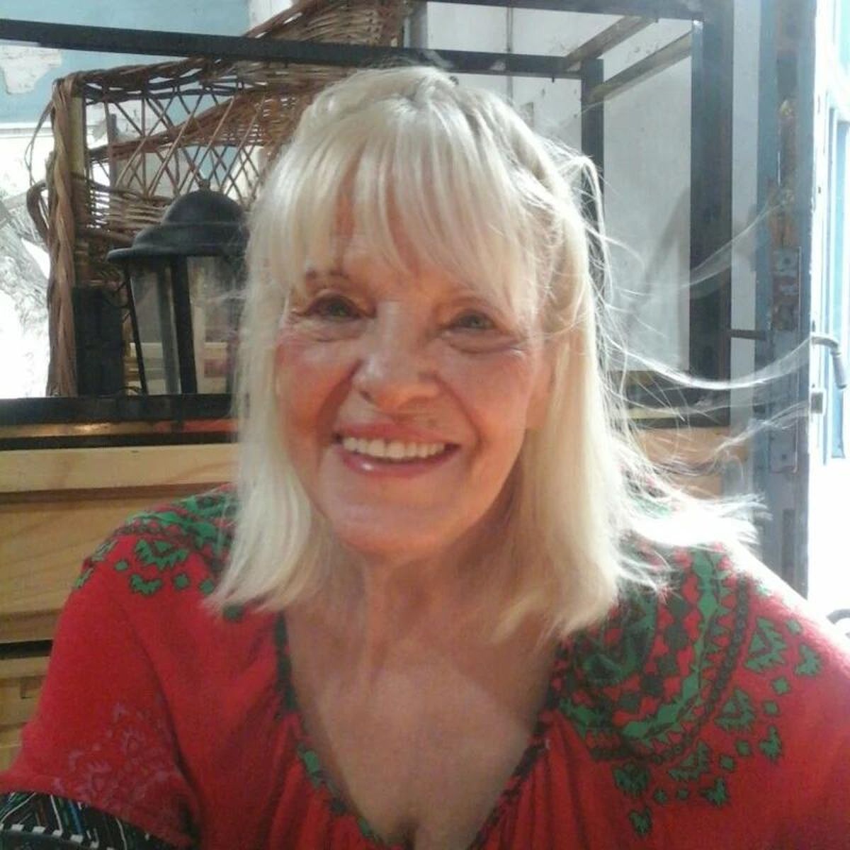 La reina sanrafaelina de mandato cumplido tenía 84 años y padecía EPOC. La reina sanrafaelina de mandato cumplido tenía 84 años y padecía EPOC.