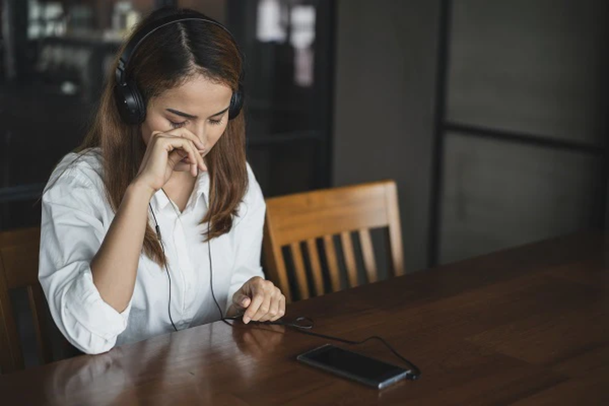 La música triste produce beneficios psicológicos de regulación del estado de ánimo. La música triste produce beneficios psicológicos de regulación del estado de ánimo. 