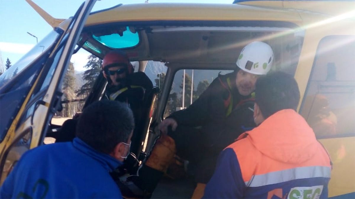 Jorge González fue llevado en helicóptero hasta el Hotel de Potrerillos donde lo esperaba una ambulancia del Servicio de Emergencias Coordinado.