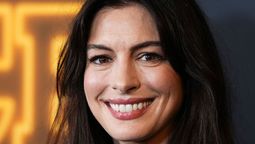 La actriz Anne Hathaway interpreta a Maggie Murdock en la película de Netflix.