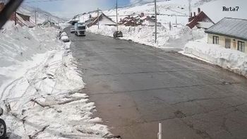 Reabrieron el paso a Chile para todo tipo de vehículos las 24 horas Reabrieron el paso a Chile para todo tipo de vehículos las 24 horas