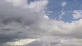Captaron una nave nodriza entre las nubes