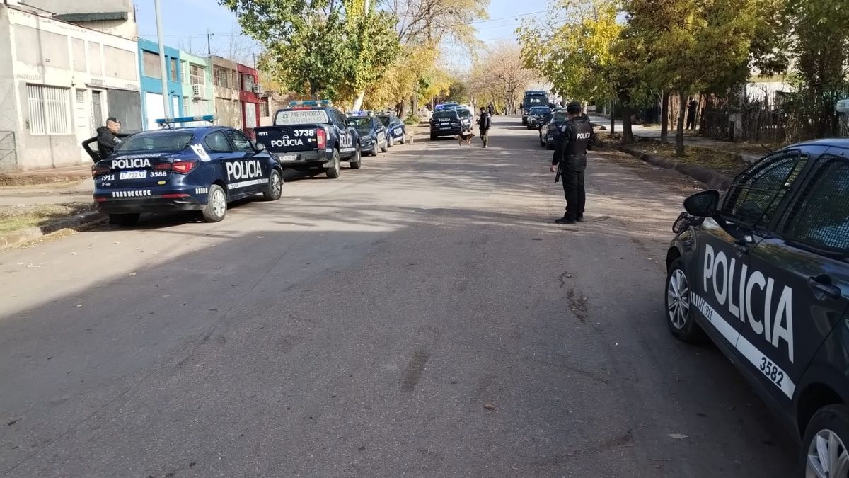 Los delincuentes que este lunes protagonizaron una persecución policial que recorrió tres departamentos del Gran Mendoza tienen un historial delictivo.