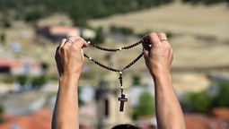 Los misterios gloriosos de la religión católica se rezan los miércoles y domingos.&nbsp;
