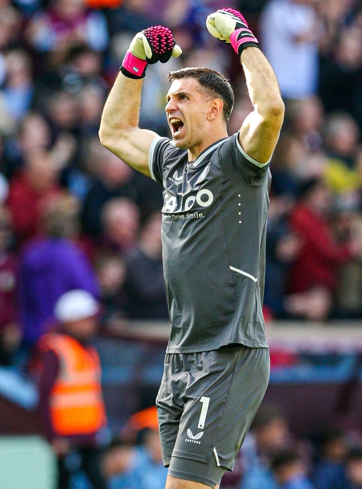 Dibu Martínez interesa a varios equipos de la Premier League