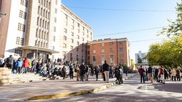Una de las tantas asambleas de empleados judiciales en el Palacio Judicial, como así también en el resto de las dependencias.