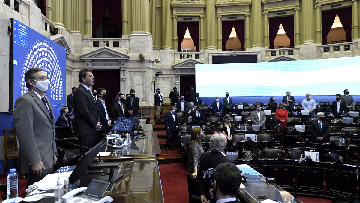 En la comisión de Finanzas y de Comercio tratarán la obligatoriedad de acreditación inmediata en cuenta del comerciante del monto de las operaciones realizadas por medios electrónicos con tarjeta de débito&nbsp;