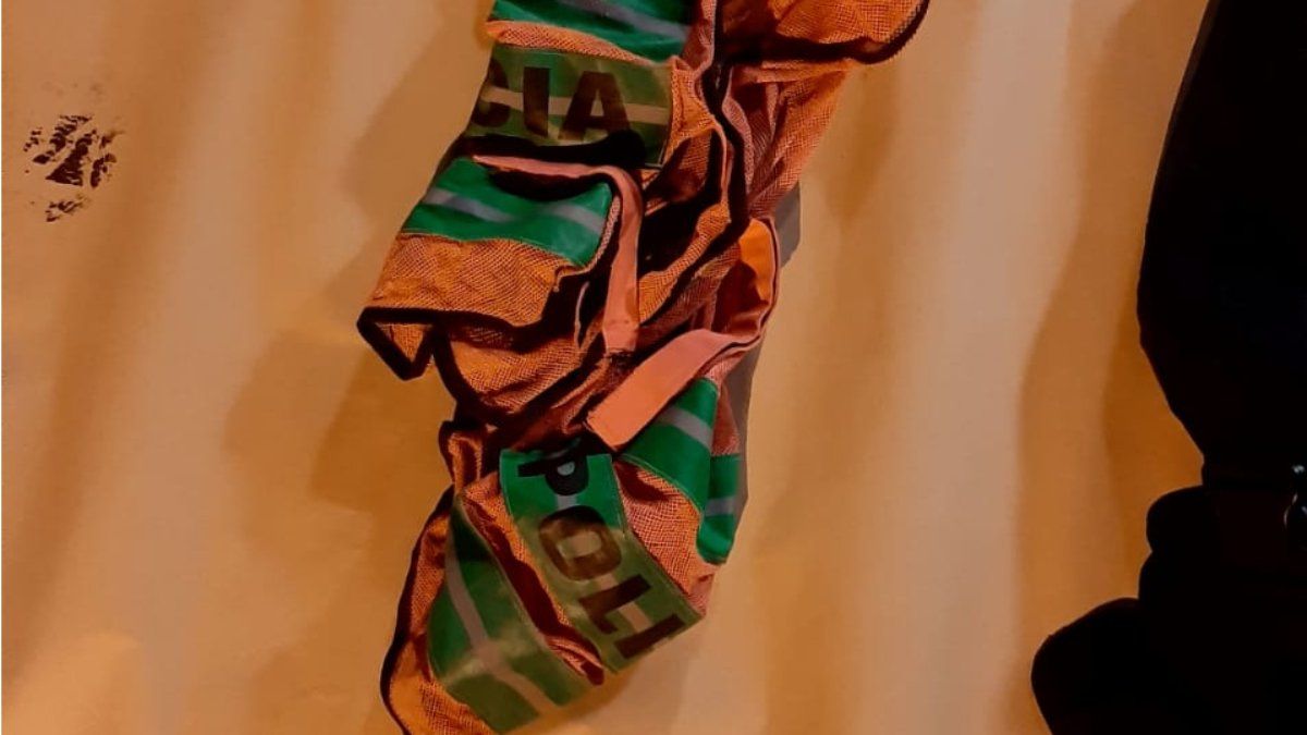 Los chalecos que utilizaban los delincuentes.