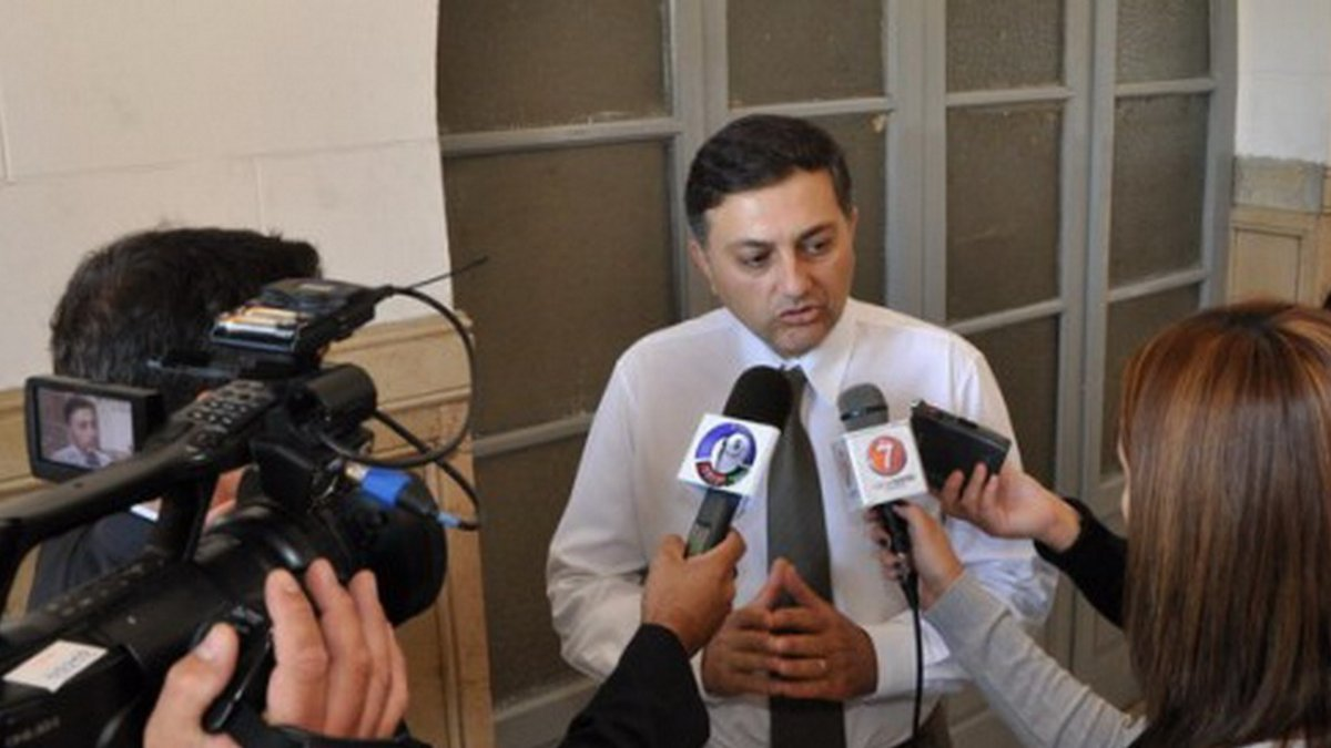 Fiscal fue condenado a pagar $1,4 millones por violencia de género