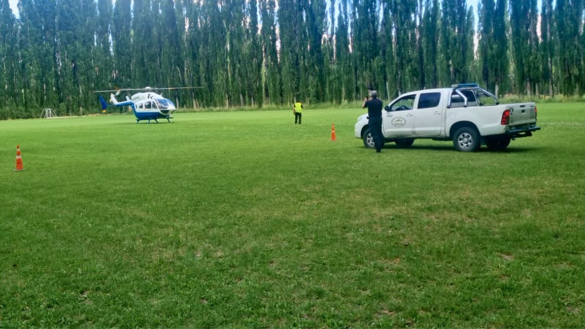 Así fue trasladado el motociclista herido del accidente de Ruta 7 desde el hospital de Uspallata hasta el Hospital Central. Así fue trasladado el motociclista herido del accidente de Ruta 7 desde el hospital de Uspallata hasta el Hospital Central.