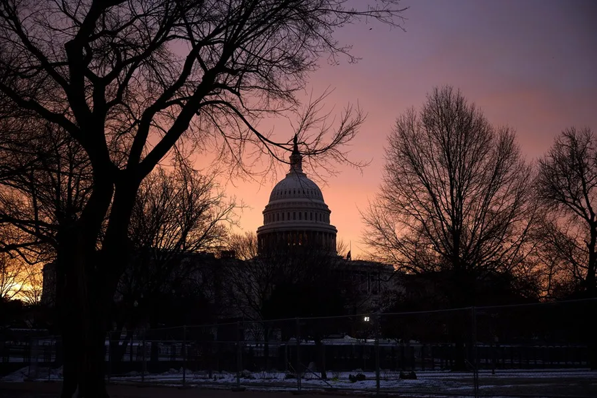 Imagen del Capitolio hoy a la mañana temprano, donde acaba de jurar Donald Trump como presidente de Estados Unidos. Crédito: EFE. Imagen del Capitolio hoy a la mañana temprano, donde acaba de jurar Donald Trump como presidente de Estados Unidos. Crédito: EFE.