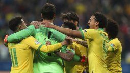 Brasil eliminó a Paraguay por penales y espera en semis por Argentina o Venezuela