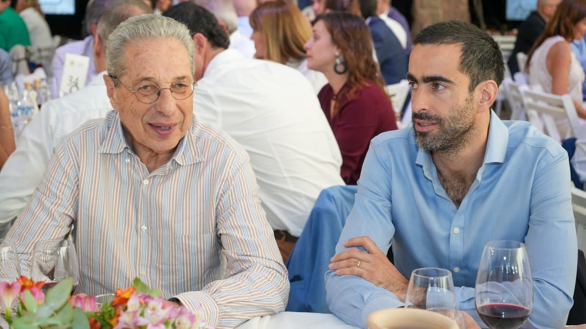 Daniel Marx, titular de Edenor, junto al ministro de Hacienda de Mendoza, Victor Fayad. Daniel Marx, titular de Edenor, junto al ministro de Hacienda de Mendoza, Victor Fayad.