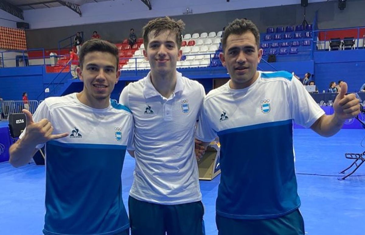 Santiago Lorenzo y Gastón Alto junto a Horacio Cifuentes, el equipo que ganó el oro en los Juegos Odesur