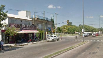 Quisieron robarla en el auto, le dispararon por la ventanilla y se salvó de milagro