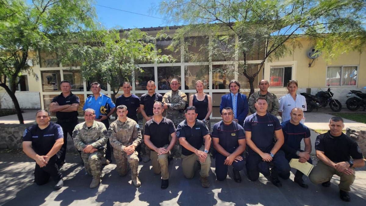 Policías y una agente penitenciaria que actuó de oficio fueron distinguidos por la IGS.