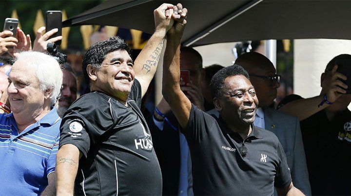 Maradona y Pelé juntos en Francia