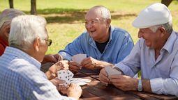 La socialización es un aspecto fundamental a la hora de tratar el enlentecimiento de las habilidades cerebrales.&nbsp;
