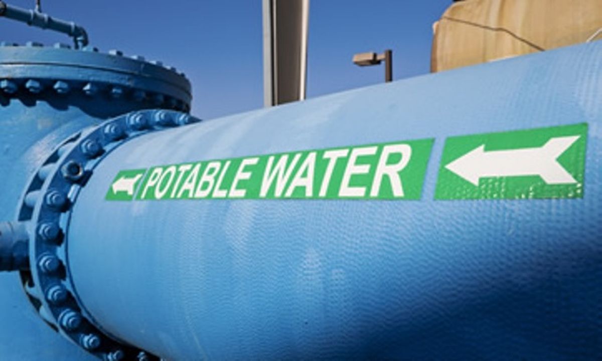 El agua potable puede salvarte de muchas enfermedades. El agua potable puede salvarte de muchas enfermedades.