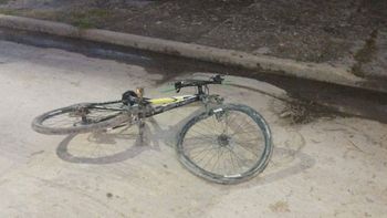 Tenía 9 años y su vida se apagó para siempre tras un accidente: se metió con su bicicleta donde no debía Tenía 9 años y su vida se apagó para siempre tras un accidente: se metió con su bicicleta donde no debía