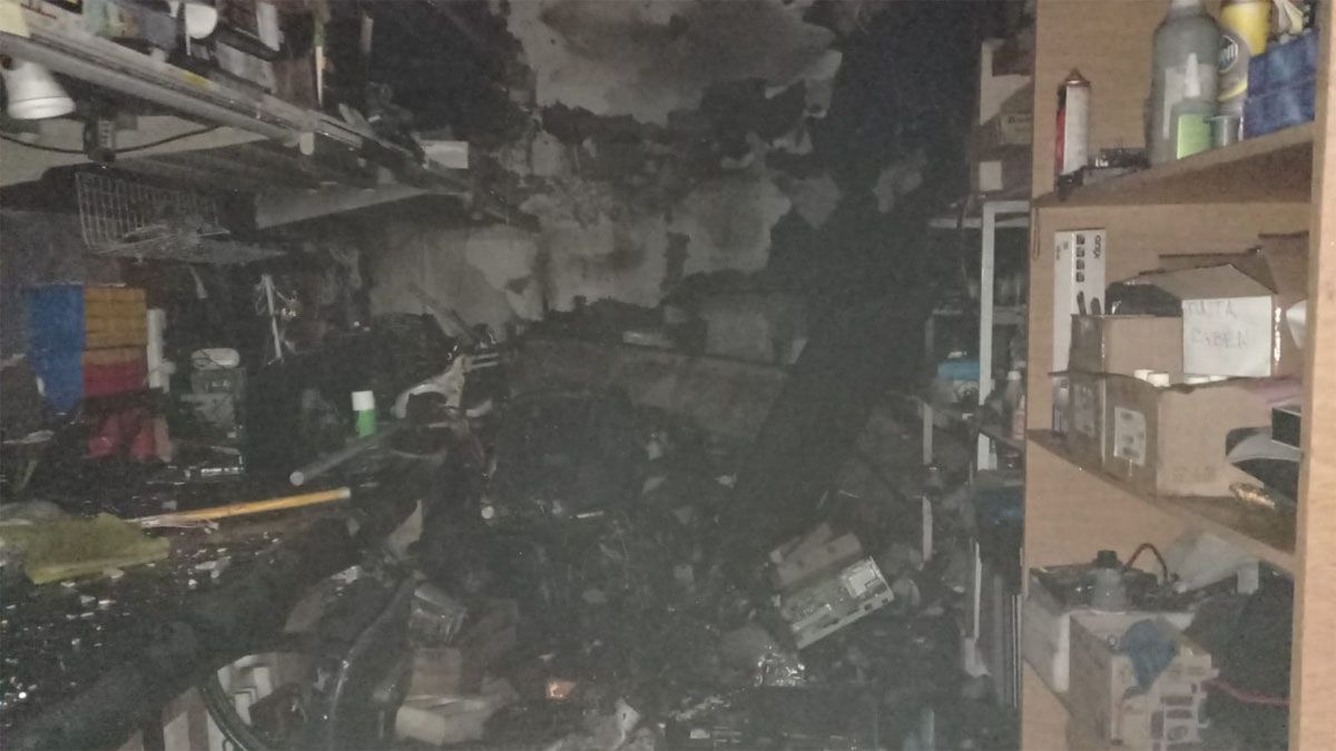 Las pérdidas en el servicio técnico de computadoras y celulares fueron parciales en el sector del taller. Las pérdidas en el servicio técnico de computadoras y celulares fueron parciales en el sector del taller.