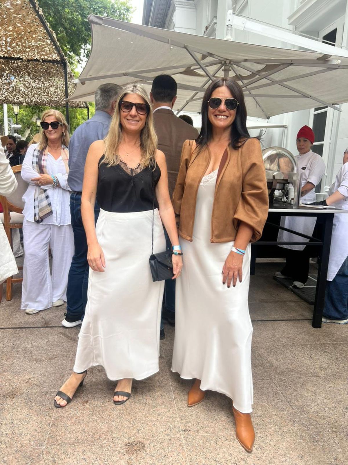 Mariela Moreno y Paula Crombas. Mariela Moreno y Paula Crombas.