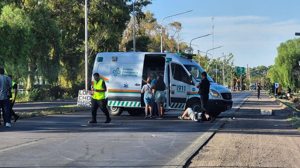 El accidente entre dos motos que terminó con una embarazada herida ocurrió en el Acceso Norte