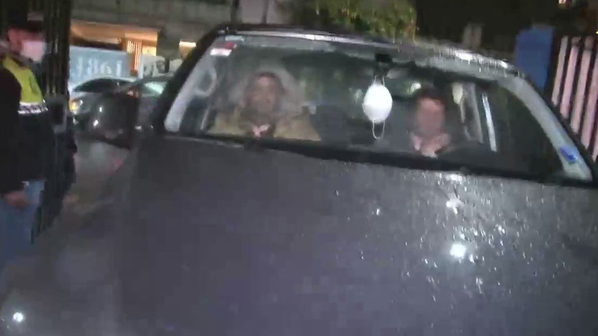 Juan Jesús Pinna, conocido en Tucumán como "El Faraón del Pollo", llegó a la comisaría en un automóvil junto a un abogado, y está imputado por "homicidio agravado"